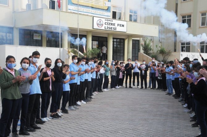Avrupa Boks Şampiyonası’nda 3. Olan Lise Öğrencisine Coşkulu Karşılama