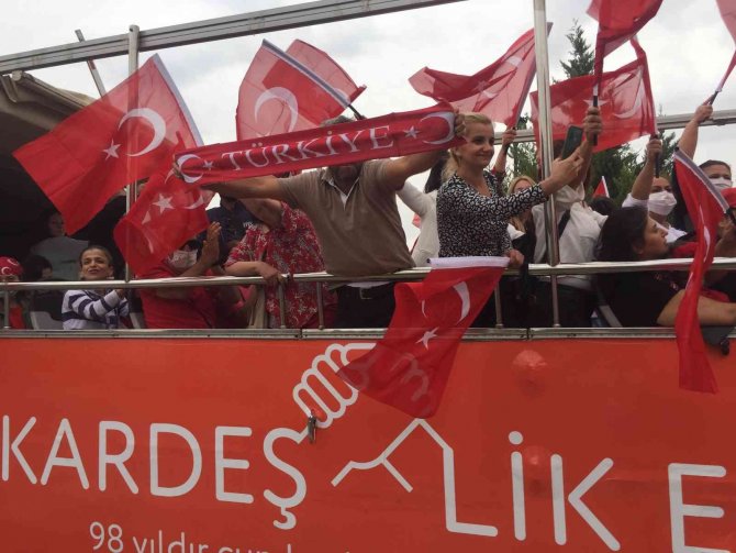 Polisten Engelli Çocuklara Kortejli Bayram Kutlaması