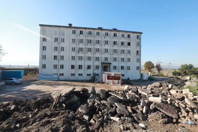 Adapazarı’nda Tehlikeli Yapılar Yıkılıyor