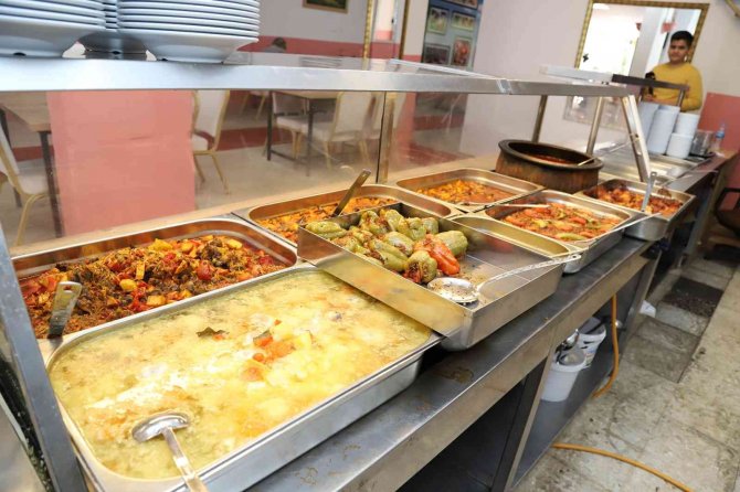 Adıyaman’da Bir Tost Fiyatına Üç Çeşit Yemek