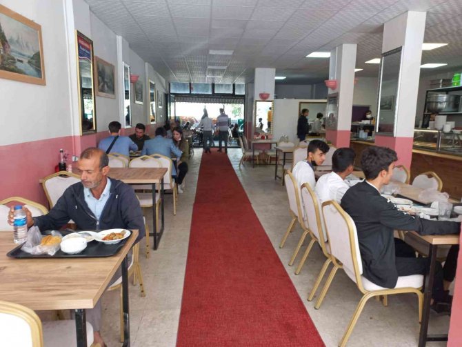 Adıyaman’da Bir Tost Fiyatına Üç Çeşit Yemek