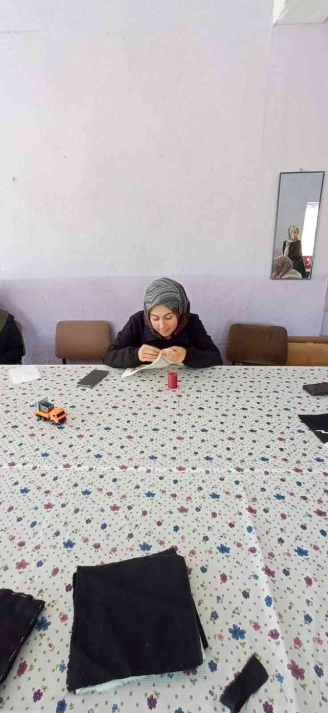 Şuhutlu Kadınlar El Emeği Göz Nuru Ürünlerini Sergilemeye Hazırlanıyor