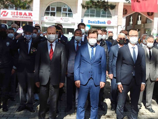 Şuhut’ta 29 Ekim Kutlamaları Çelenk Sunumu İle Başladı