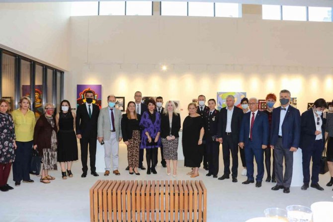 Geleneksel Cumhuriyet Sergisi Açıldı