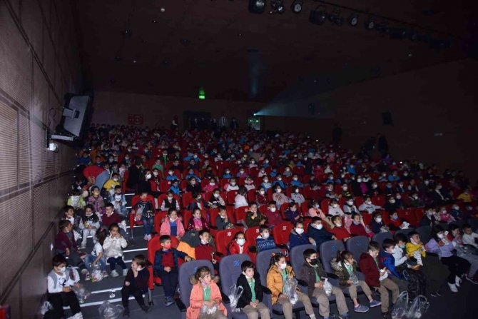 Altıeylül’den Çocuklara Sinema Şöleni