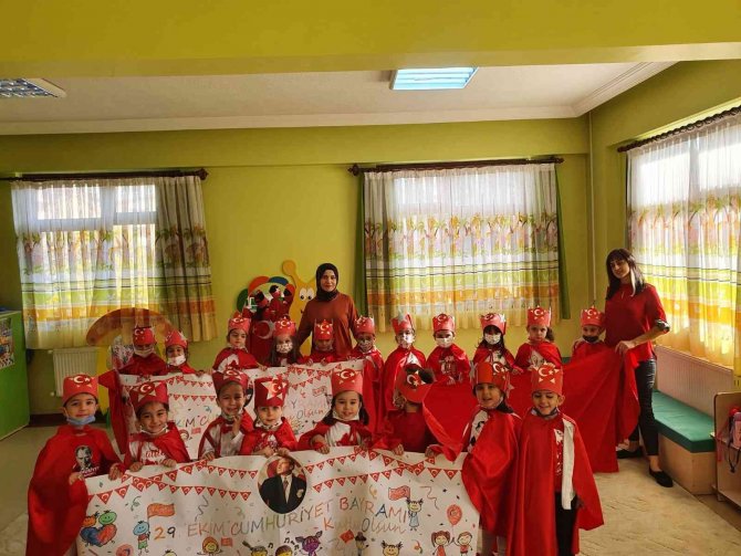 Altındağ Kreşlerinde 29 Ekim Coşkusu