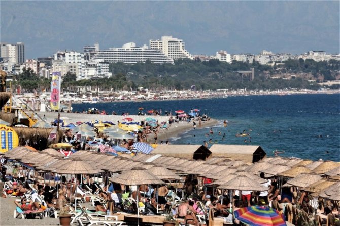Antalya’nın Dünyaca Ünlü Otelleri İstihdam Edecek Kalifiye Personel Bulamıyor