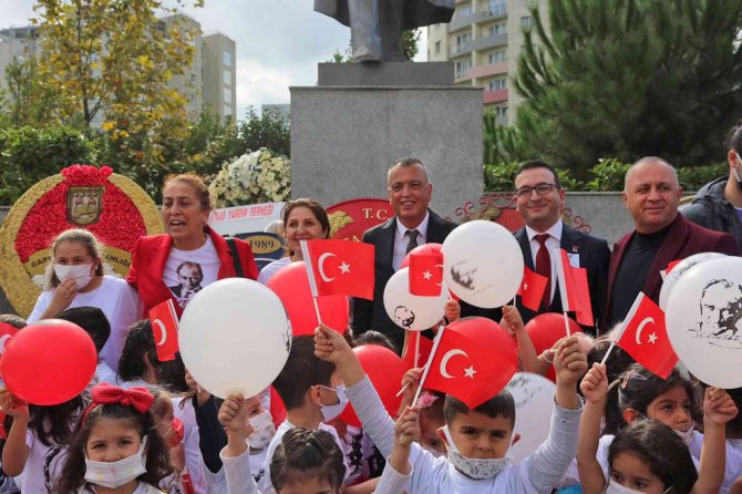 Ataşehir’de 29 Ekim Cumhuriyet Bayramı Resmi Törenlerle Devam Ediyor