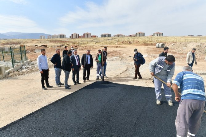 Başkan Çınar, Yol Yenileme Hizmetlerini İnceledi