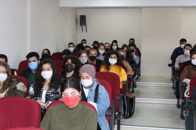 Ereğli Eğitim Fakültesi’nde Cumhuriyet Bayramı Konferansı