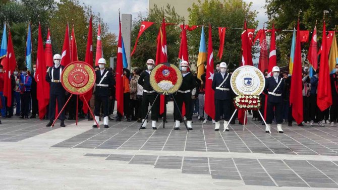 Çanakkale’de, 29 Ekim Cumhuriyet Bayramı Çelenk Töreni