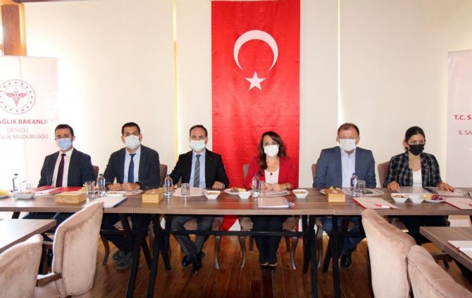İ̇l Sağlık Müdürü Açıkgöz, Denizli’deki Toplantıya Katıldı