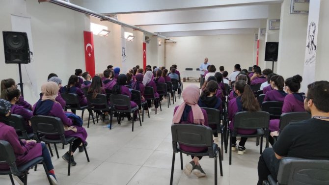 Silopi’de Liselilere Yönelik Dini Ve Ahlaki Değerler Semineri