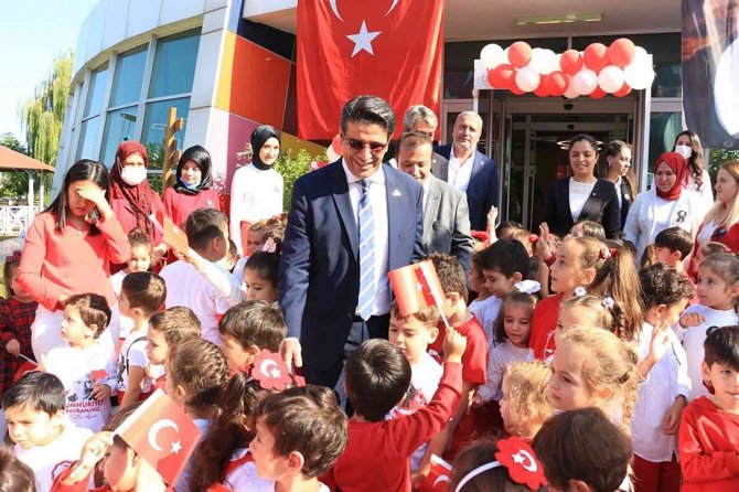 Başkan Genç, Cumhuriyet Bayramını Ekolojik Kreş Öğrencileriyle Kutladı