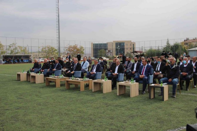 Elazığ’da 107 Kulübe Spor Malzemesi Yardımı