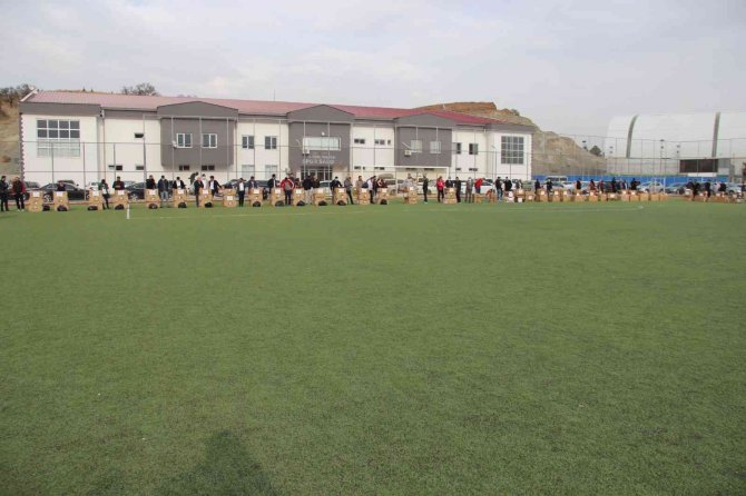 Elazığ’da 107 Kulübe Spor Malzemesi Yardımı