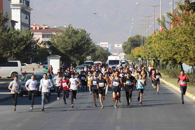 Erzincan’da Cumhuriyet Koşusu Yapıldı