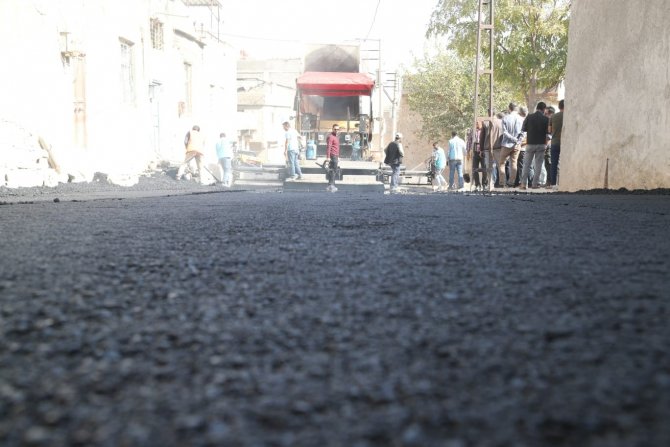 Eyyübiye’de Caddeler Asfaltlanıyor