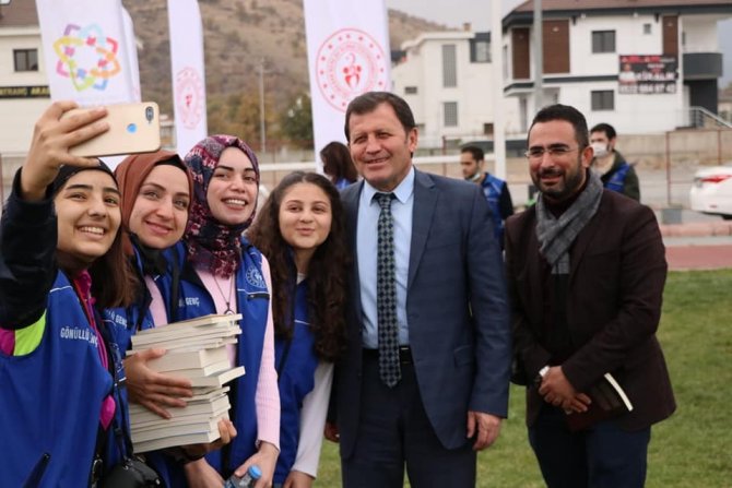 200 Genç Kitap Okuma Etkinliğinde Buluştu