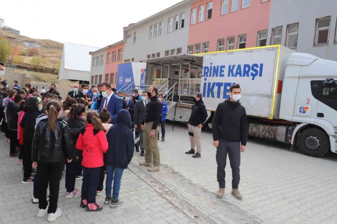 Deprem Simülasyon Tırı Hakkari’de