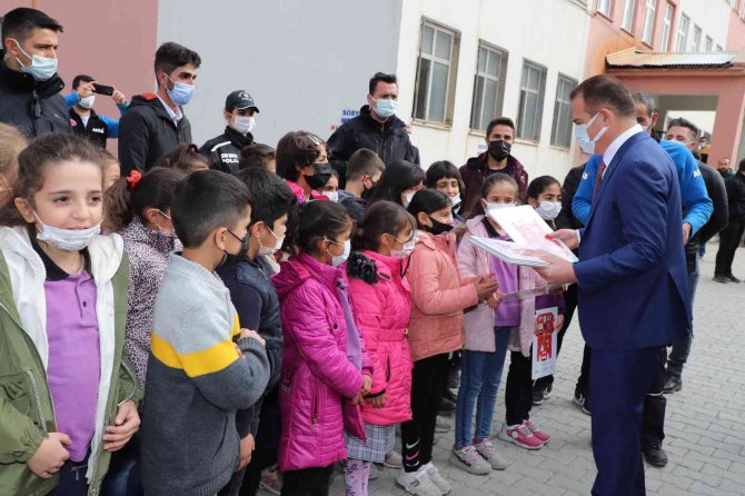 Deprem Simülasyon Tırı Hakkari’de