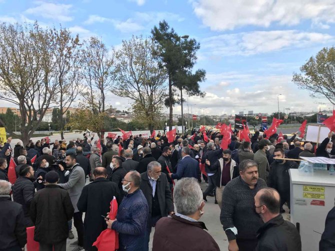 İ̇stanbul’da Taksiciler Ukome Toplantısına Akın Etti