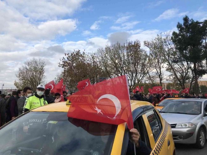 İ̇stanbul’da Taksiciler Ukome Toplantısına Akın Etti