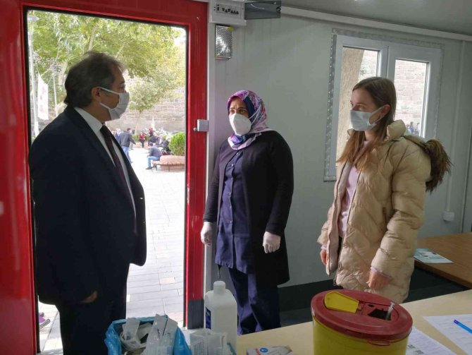 Benli, Aşı Uygulama Noktalarını Ziyaret Etti