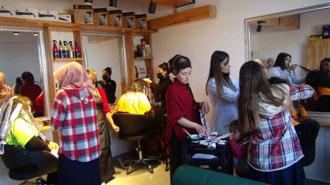 İ̇pekyolu’nda Kadınlar Meslek Sahibi Oluyor