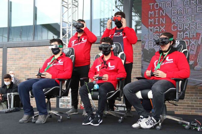 Cumhuriyet Kupası Drone Yarışları Nefes Kesti