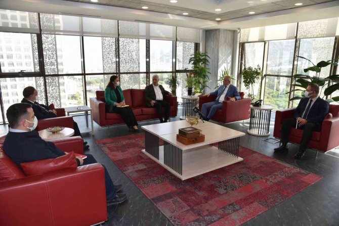Büyükşehirde İmzalar Saruhanlı İçin Atıldı