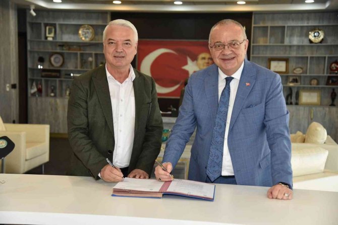 Büyükşehirde İmzalar Saruhanlı İçin Atıldı