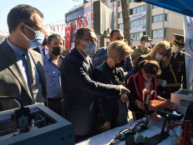 Öğrencilerin Çalışmaları Sergilendi