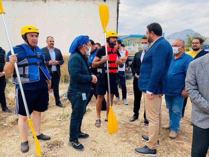 Mersinli Kanocular, Göksu Irmağı’nda Kürek Çekti