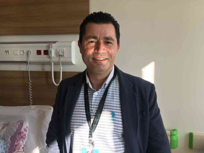 8 Buçuk Santimetre Genişleyerek Yırtılan Aort Damarı Değiştirildi