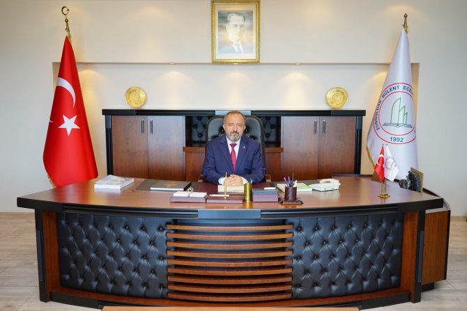 Gmi̇s Yönetim Ve Rektör Çufalı, Cumhuriyetin 98. Yılını Kutladı