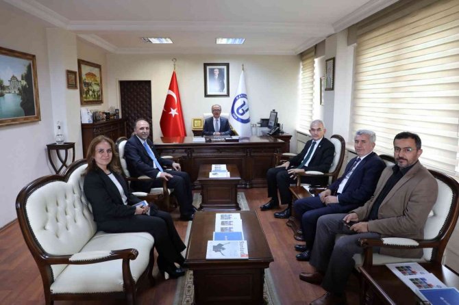 Orman Genel Müdürü Karacabey, Rektör Uzun’u Ziyaret Etti