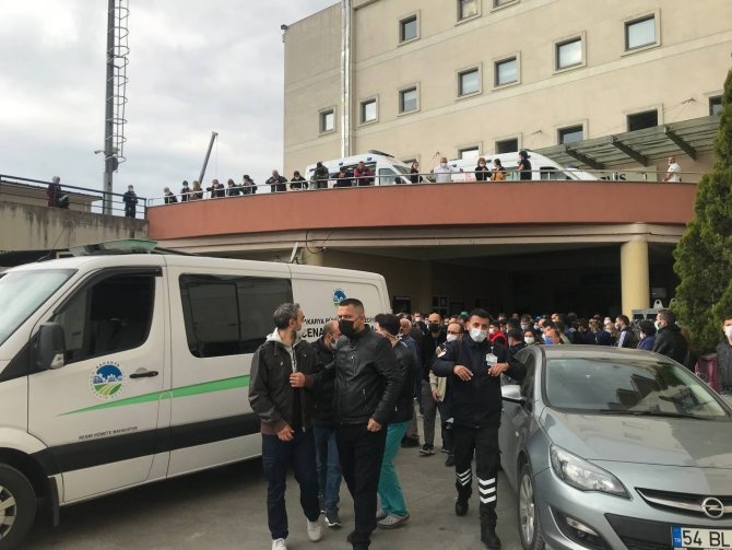 Koronaya Yenilen Hemşireyi Mesai Arkadaşları Son Yolculuğuna Uğurladı