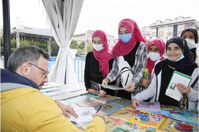 Sultangazi’de Kitap Dolu Günler Başladı