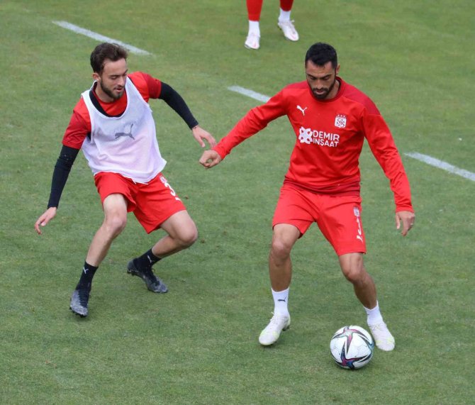 Sivasspor, Altay Maçına Yoğun Tempoda Hazırlanıyor