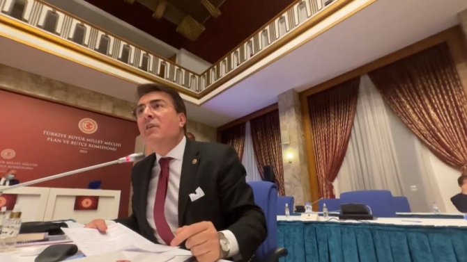 Aydemir’den Erzurum Milletvekillerine Vefa