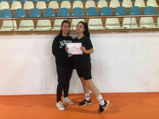 288 Saatlik Voleybol Kurs Tamamlandı