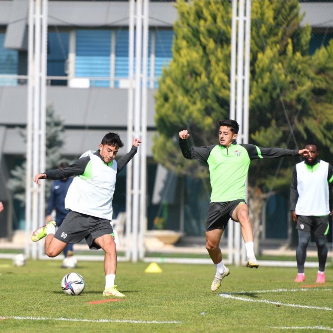 Bursaspor’da Ankara Keçiörengücü Maçı Hazırlıkları Başladı