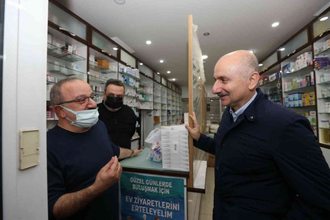 Bakan Karaismailoğlu, Türkeli’de Esnaf Ve Vatandaşlarla Bir Araya Geldi