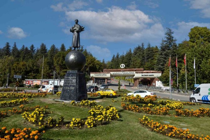 Anadolu Üniversitesine Gelen Herkesi Yunus Emre Heykeli Karşılayacak