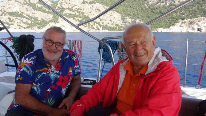 Ünlü Tiyatro Sanatçısı Levent Çelmen Ve Orkestra Şefi Turgay Noyan’ın Yelken Sevdası