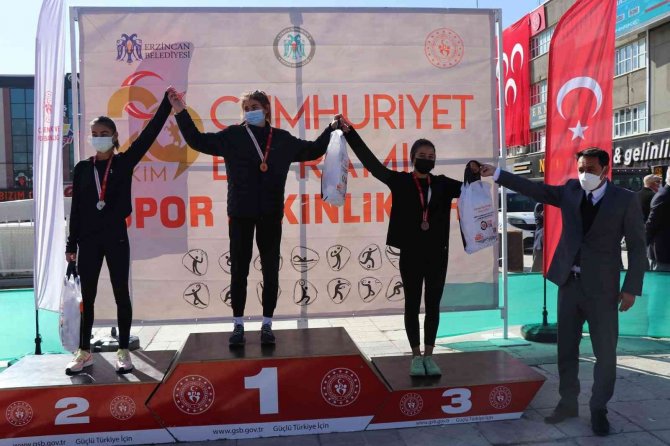 Erzincan’da Cumhuriyet Koşusu Yapıldı