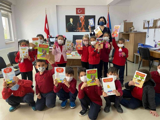 Esenköy 15 Temmuz İ̇lköğretim Okulu Öğrencilerine 29 Ekim Armağanı