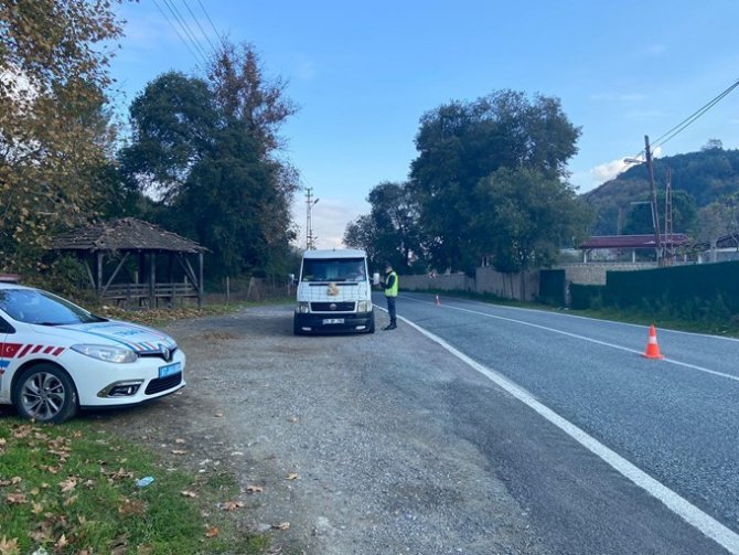 Jandarma, Okul Önlerinde Ve Servis Araçlarında Denetim Yaptı