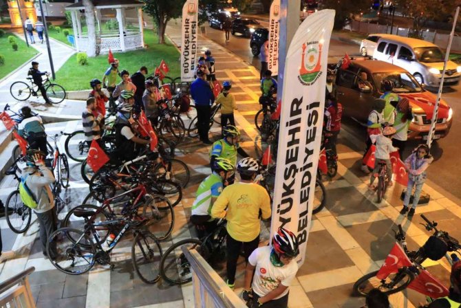 Şanlıurfalılar Cumhuriyet İçin Pedal Çevirdi